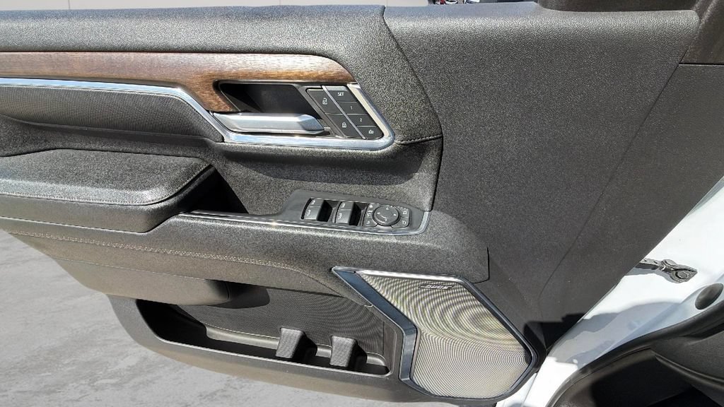 Certified 2024 Chevrolet Silverado 3500 High Country w/ High Country Premium Package AWD/4WD image 21