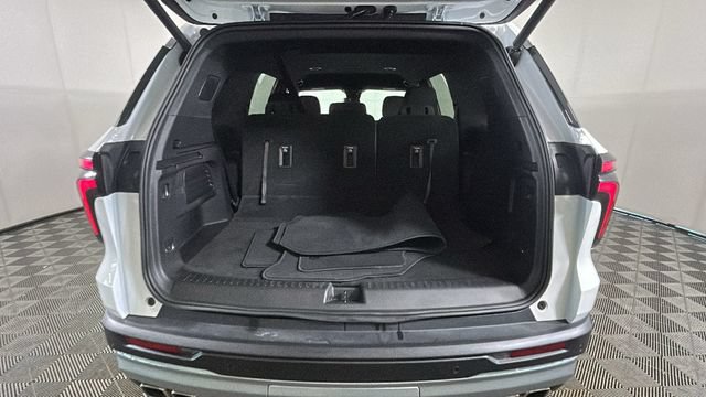 Used 2025 Chevrolet Traverse LT AWD/4WD image 28