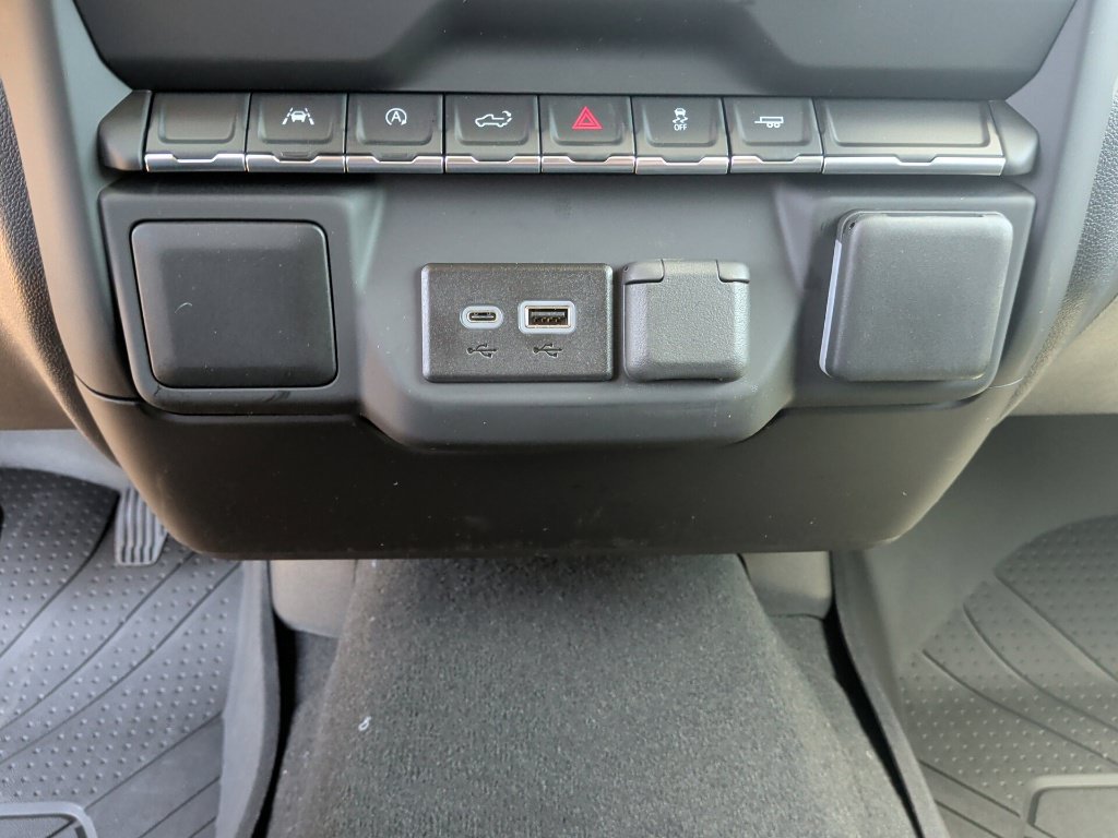 New 2026 Chevrolet Silverado 1500 Custom w/ LPO, Dark Essentials Package RWD image 25