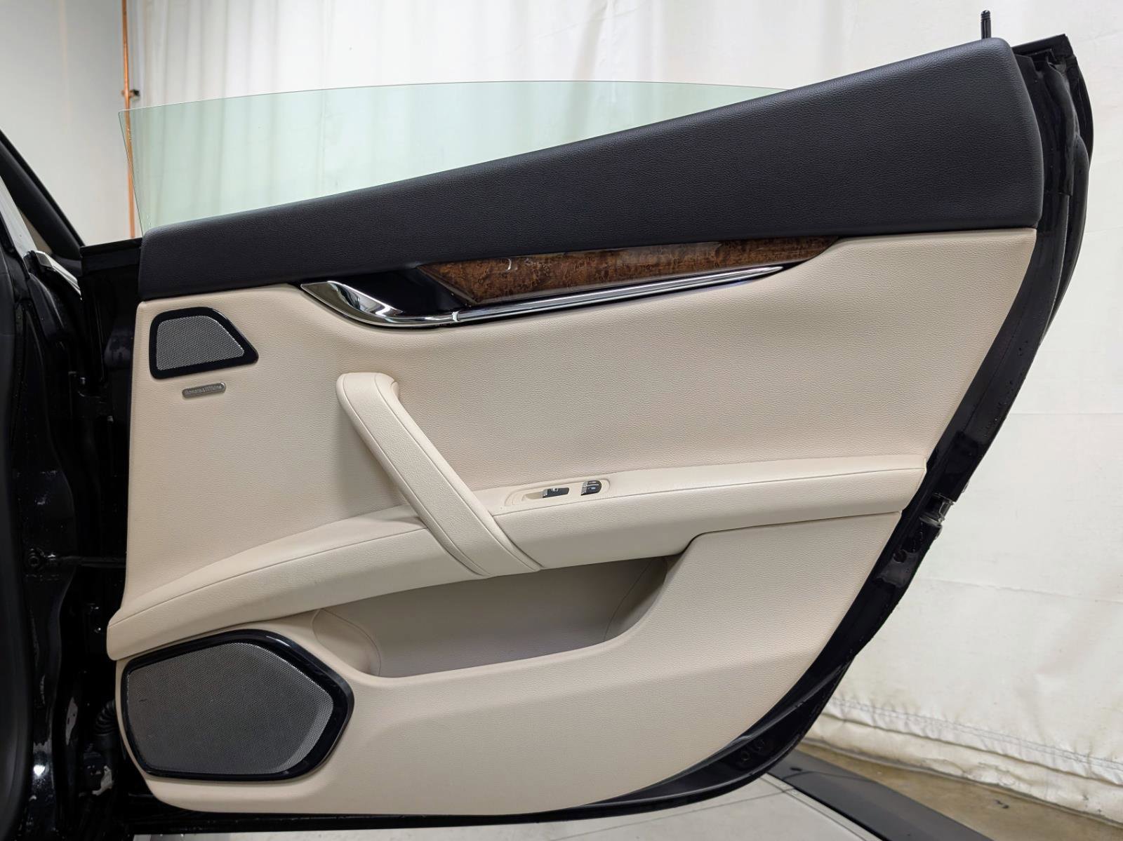 Used 2014 Maserati Quattroporte GTS image 24