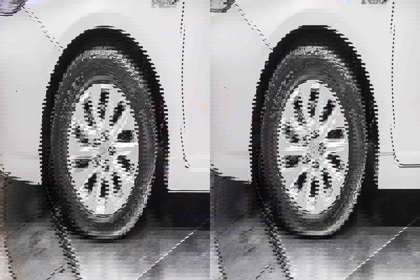 Used 2015 Toyota Prius Prime Plug-In Hybrid image 9