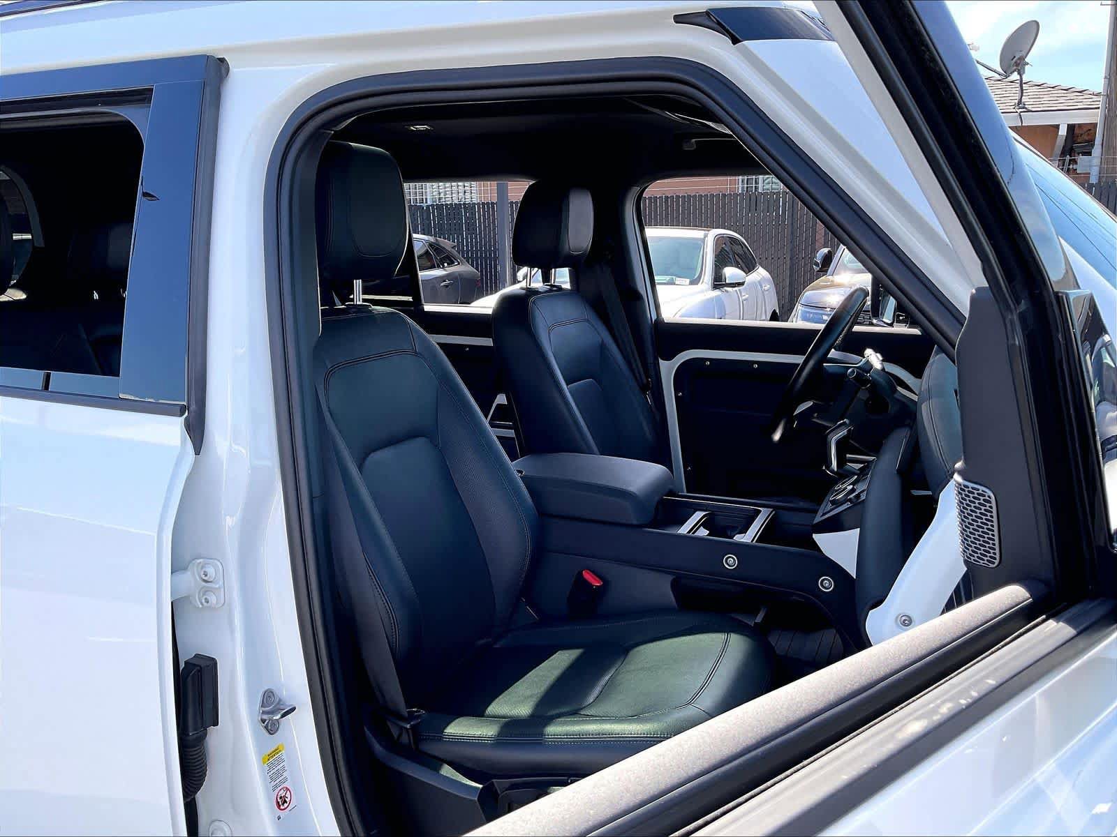 Used 2023 Land Rover Defender 110 S image 8