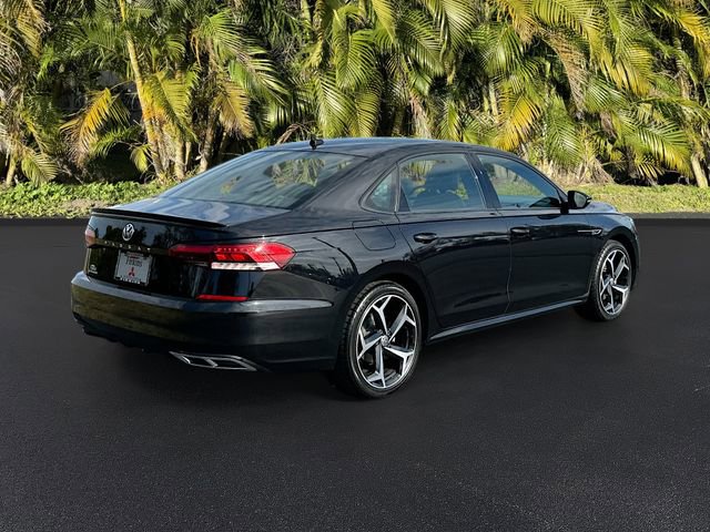 Used 2021 Volkswagen Passat 2.0T R-Line image 5