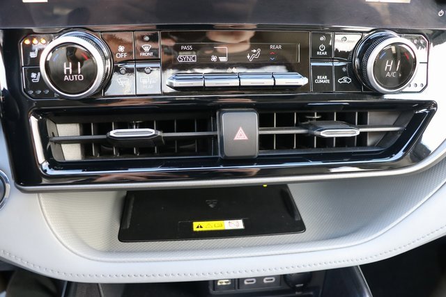 Used 2023 Toyota Highlander L image 26