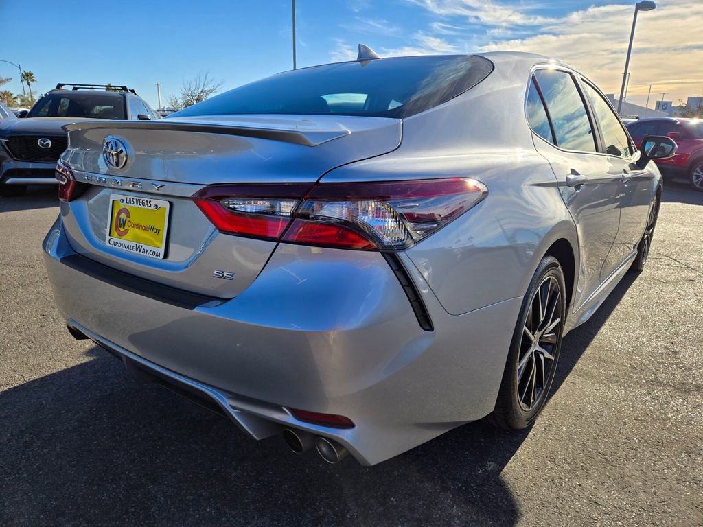 Used 2024 Toyota Camry SE image 6