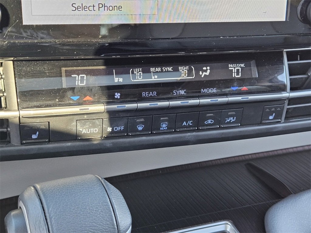 Used 2023 Toyota Sienna XLE image 20