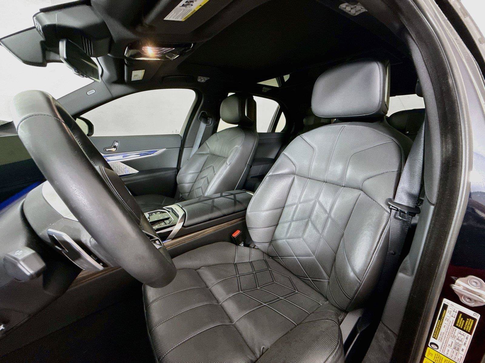 Used 2023 BMW i7 xDrive60 w/ Executive Package 2 AWD/4WD image 5