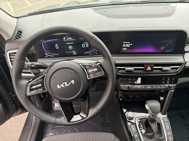 Used 2025 Kia Seltos S image 12