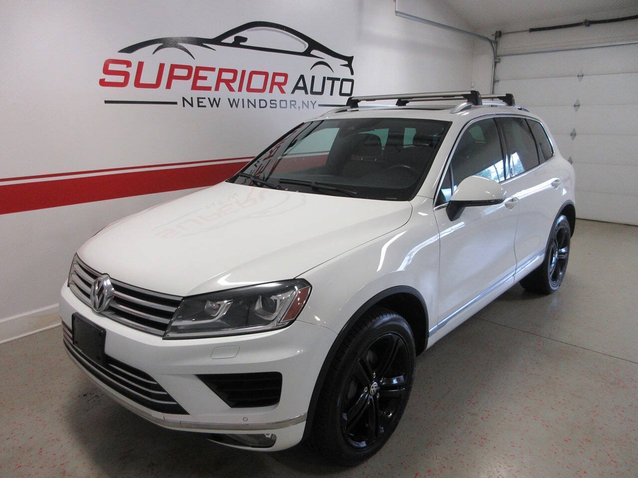 Used 2017 Volkswagen Touareg Wolfsburg Edition AWD/4WD image 10