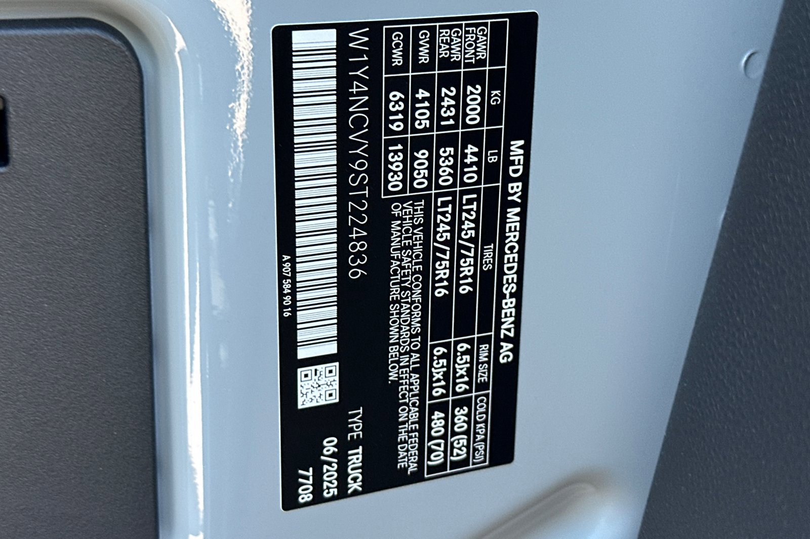 New 2025 Mercedes-Benz Sprinter 2500 image 28