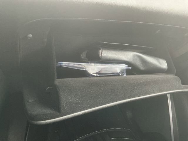 Used 2017 Cadillac Escalade Premium Luxury image 38