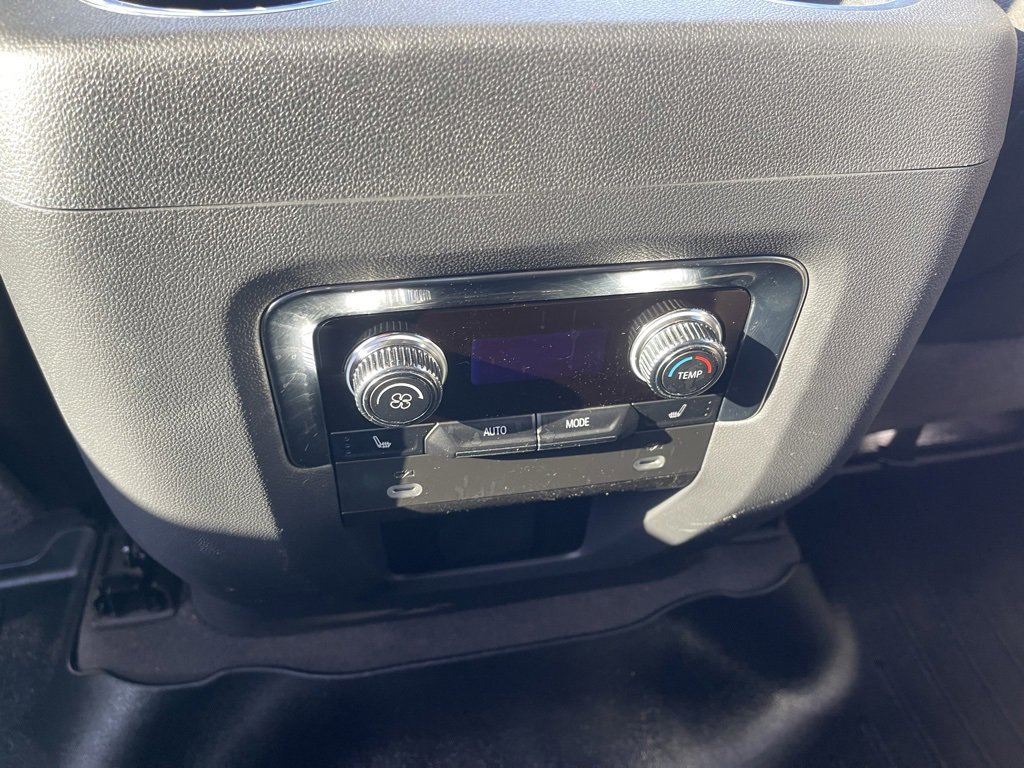 Used 2022 GMC Yukon Denali image 27