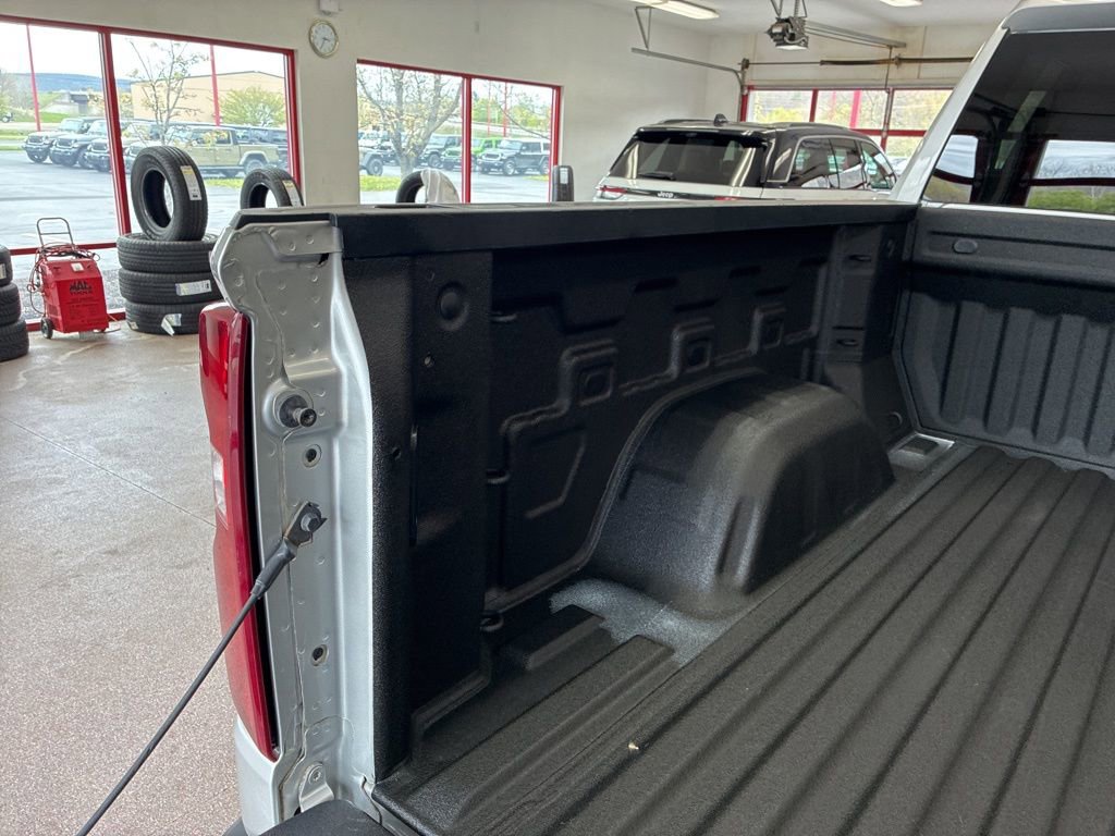 Used 2020 Chevrolet Silverado 1500 Custom w/ Custom Value Package AWD/4WD image 17