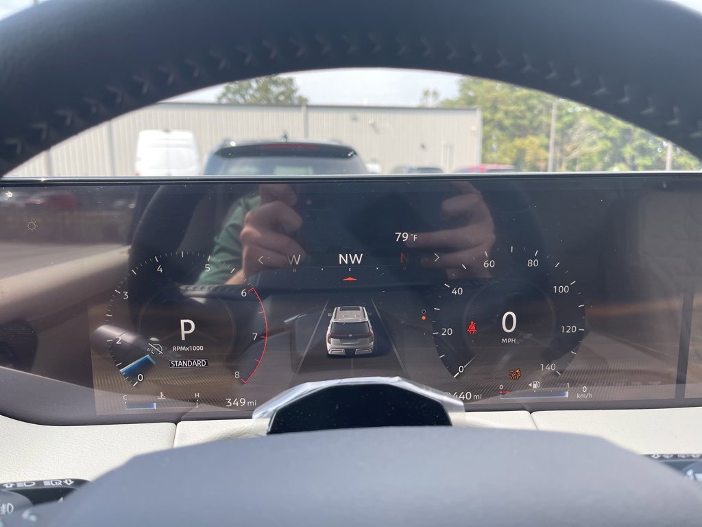 New 2025 Nissan Armada Platinum image 6