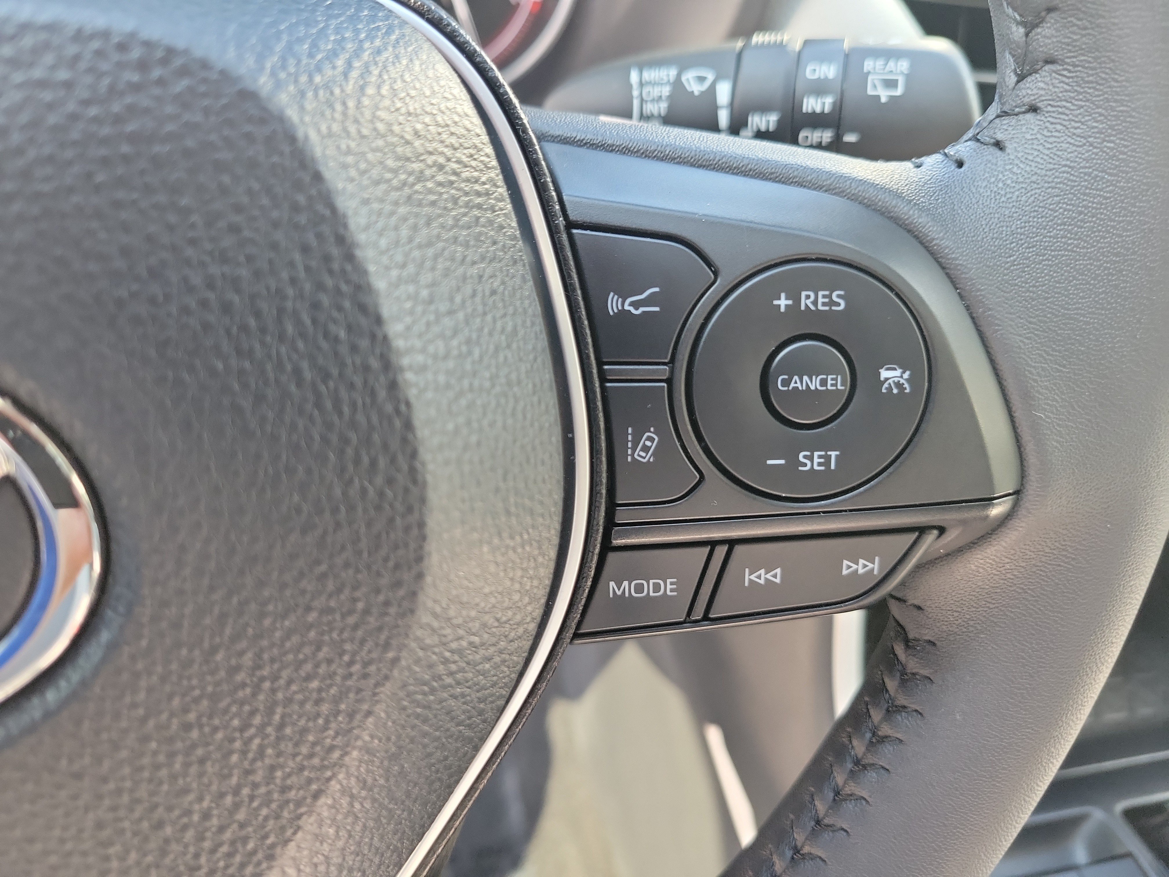 Certified 2025 Toyota RAV4 XLE Premium FWD image 28