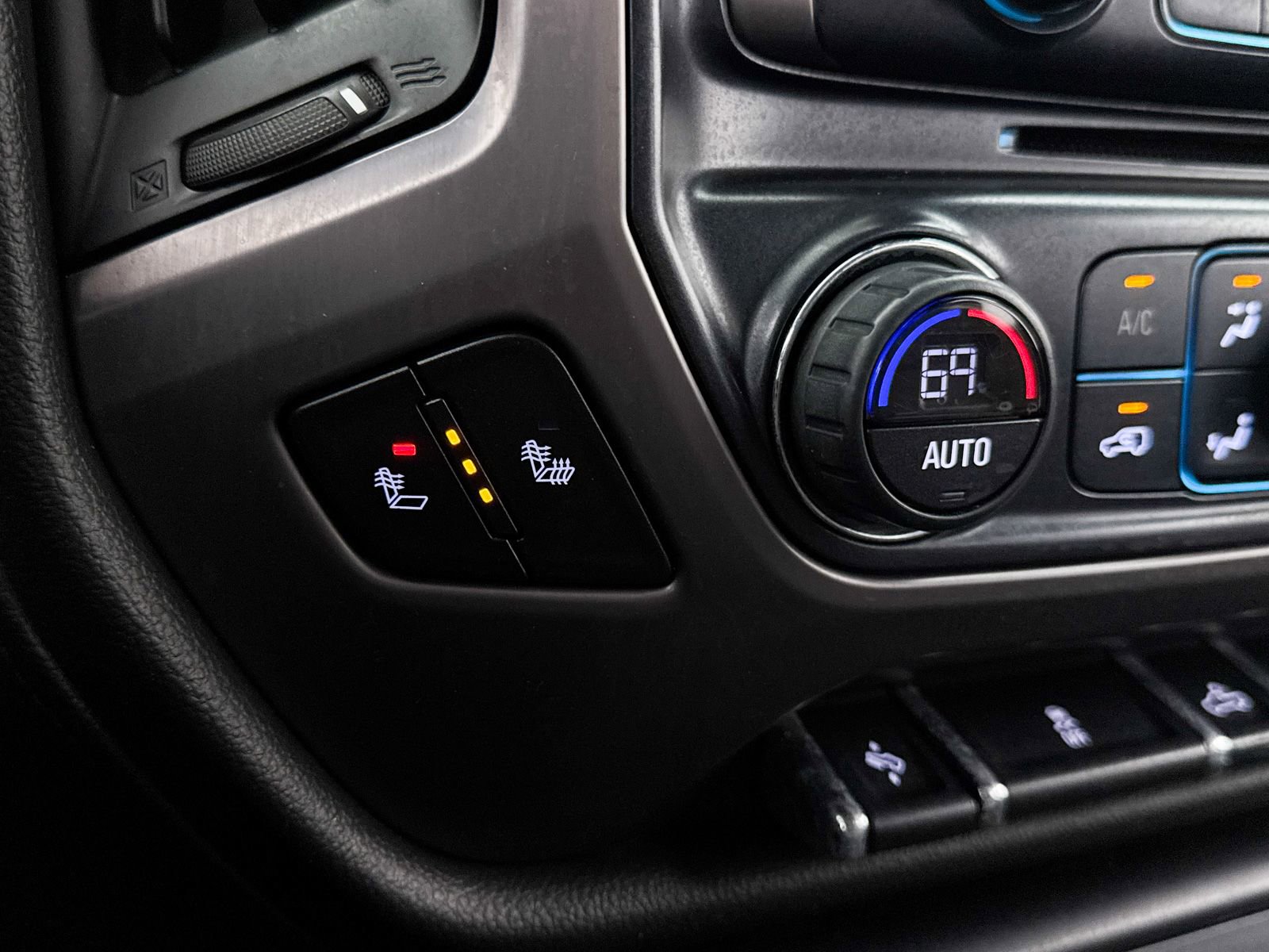 Used 2017 GMC Sierra 1500 SLT w/ All Terrain Package image 24