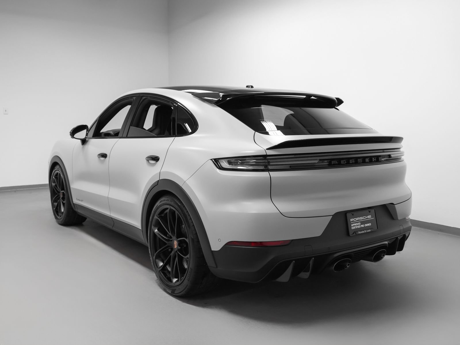 Certified 2025 Porsche Cayenne Turbo GT AWD/4WD image 3