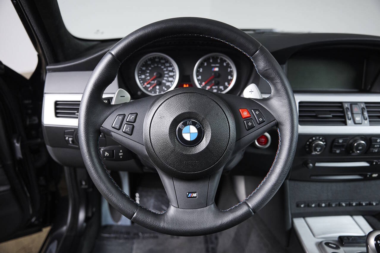 Used 2006 BMW M5 RWD image 59