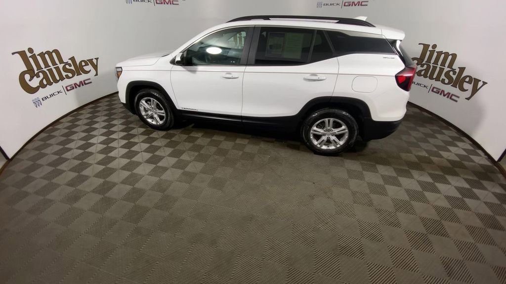 Certified 2023 GMC Terrain SLE w/ Driver Convenience Package image 5