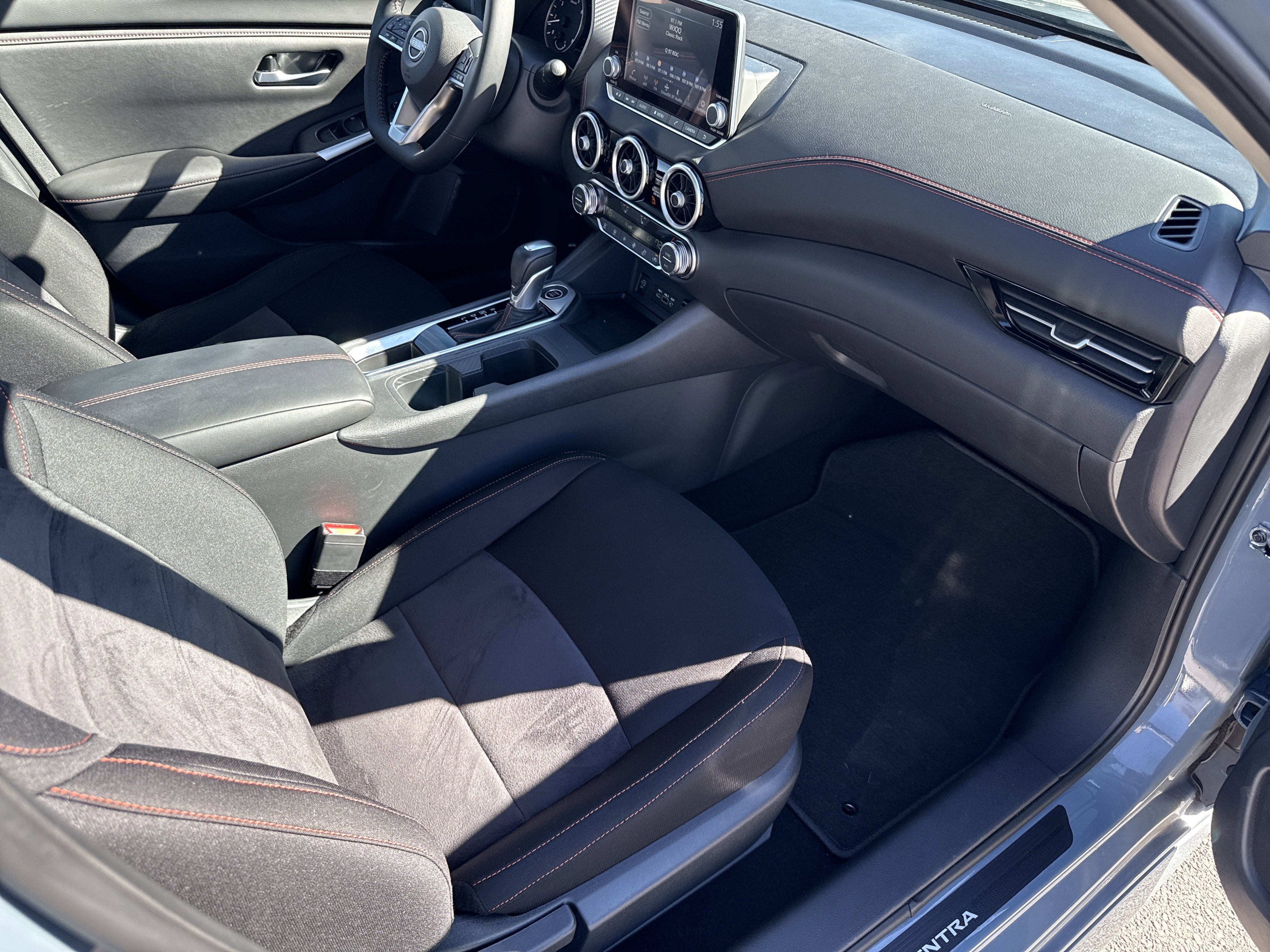 Used 2025 Nissan Sentra SR image 16