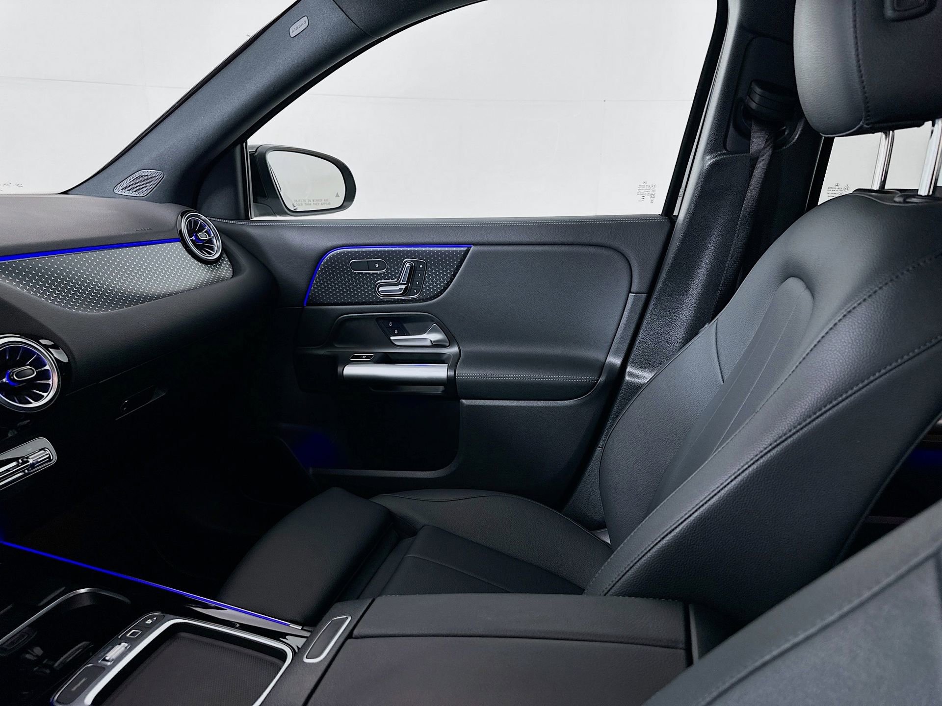 Certified 2025 Mercedes-Benz GLA 250 4MATIC image 25