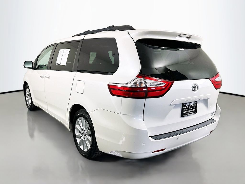 Used 2015 Toyota Sienna XLE Premium image 5
