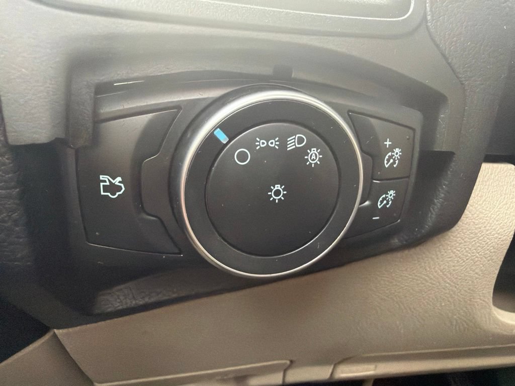 Used 2016 Ford Focus SE FWD image 28