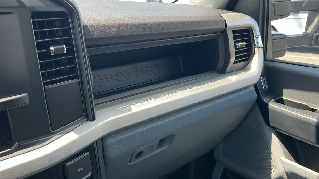 New 2024 Ford F450 XL w/ XL Chrome Package RWD image 19