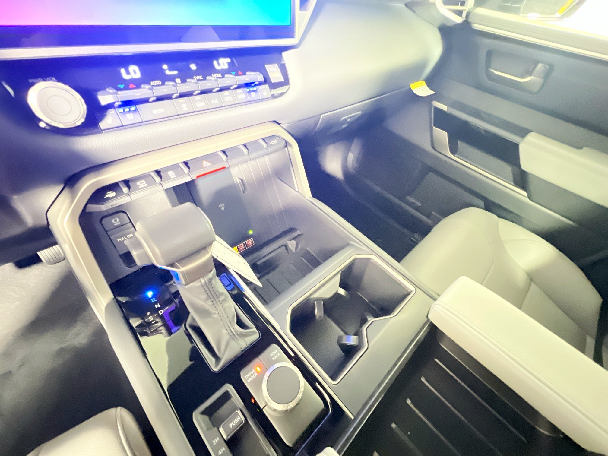 New 2026 Toyota Tundra Limited AWD/4WD image 25