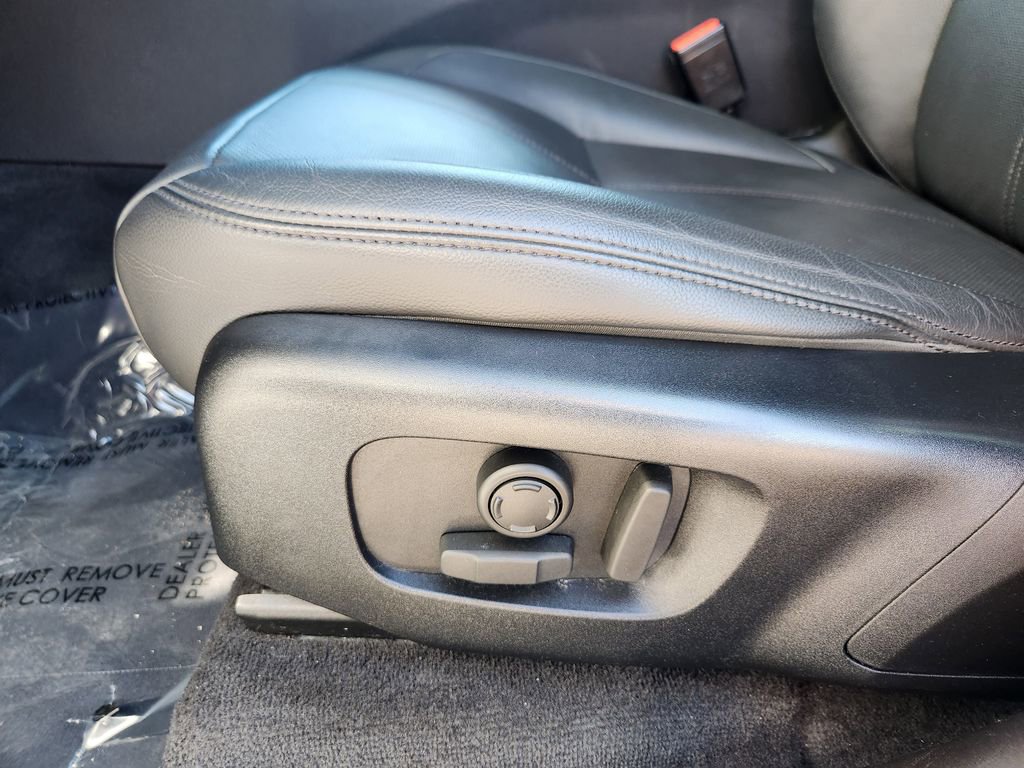 Used 2025 Land Rover Range Rover Velar Dynamic SE image 14