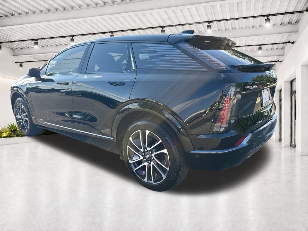 Used 2025 Cadillac Optiq Sport 1 w/ LPO, Floor Liner Package AWD/4WD image 8