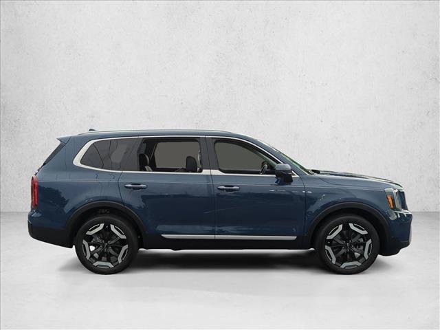 Used 2024 Kia Telluride S FWD image 4
