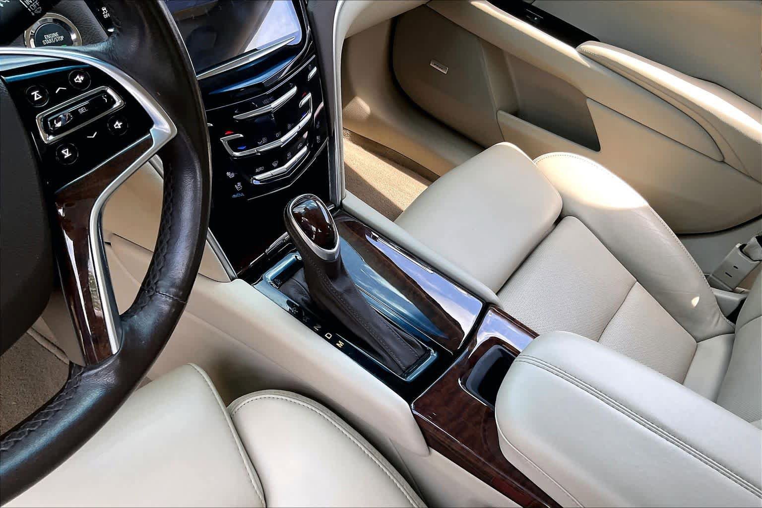 Used 2013 Cadillac XTS Premium AWD/4WD image 16