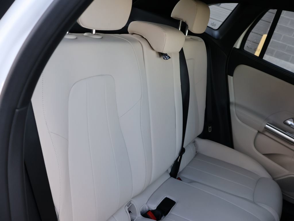 Certified 2025 Mercedes-Benz GLA 250 4MATIC image 14