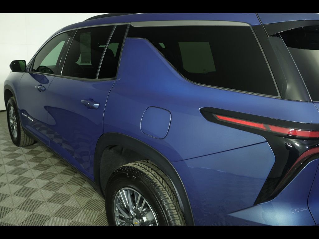 Used 2024 Chevrolet Traverse LT FWD image 19