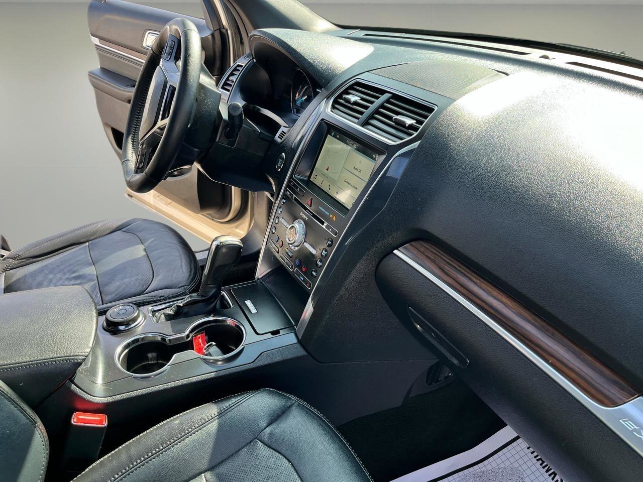 Used 2017 Ford Explorer Limited image 31