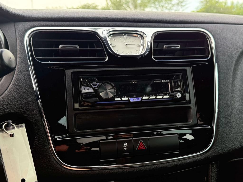 Used 2012 Chrysler 200 LX FWD image 21