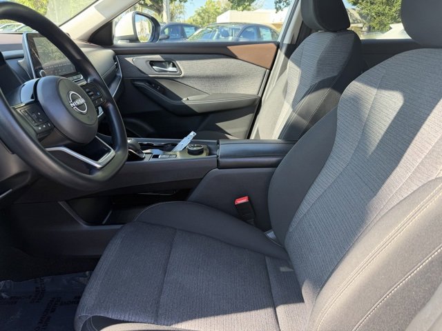 Used 2023 Nissan Rogue SV image 19
