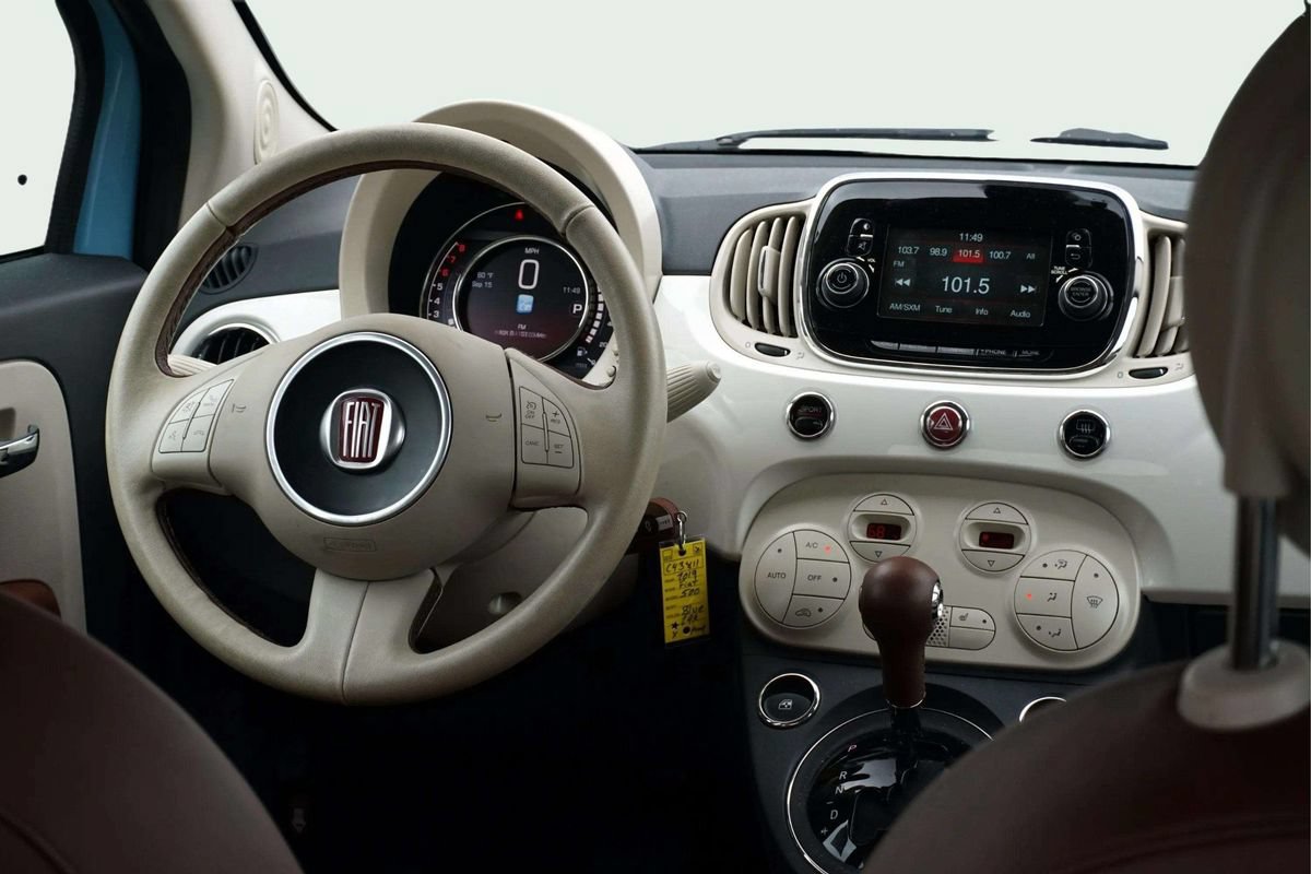 Used 2019 FIAT 500 Lounge FWD image 14