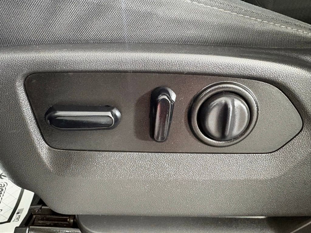 Used 2020 GMC Sierra 1500 Elevation w/ Elevation Value Package AWD/4WD image 14