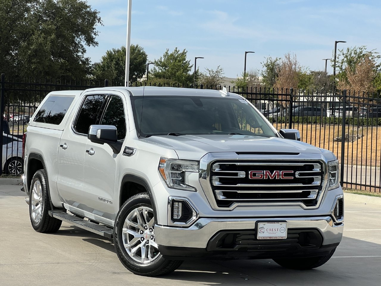 Used 2020 GMC Sierra 1500 SLT RWD image 2