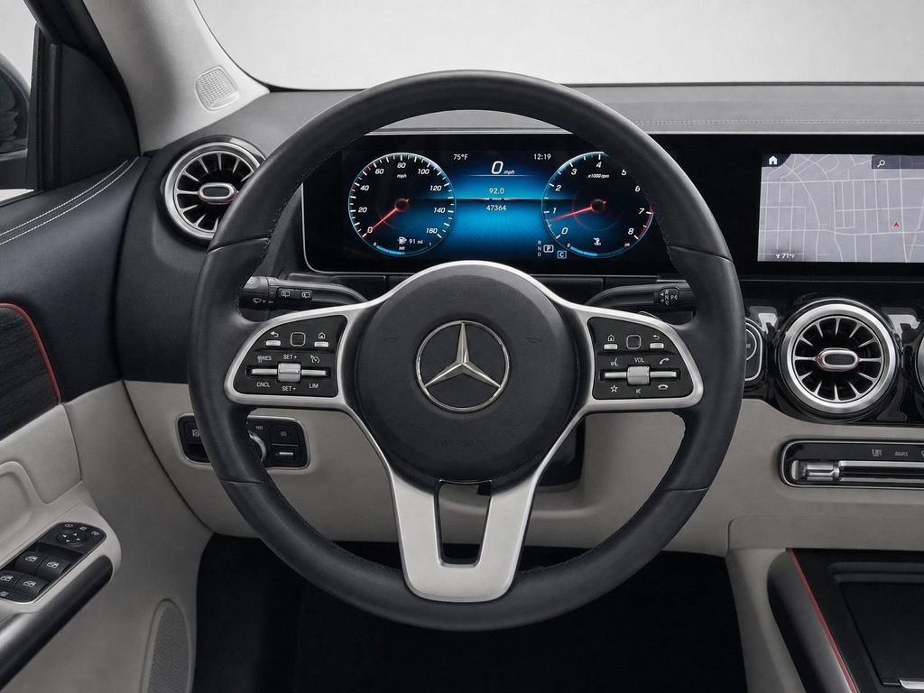 Used 2021 Mercedes-Benz GLA 250 4MATIC image 32
