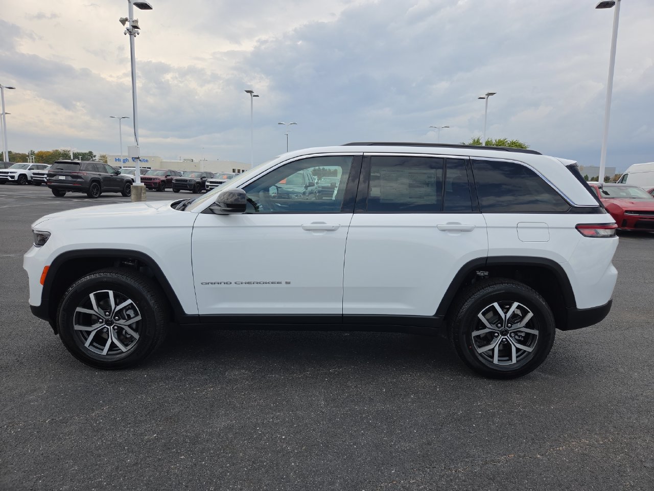 New 2027 Jeep Grand Cherokee Laredo X RWD image 26