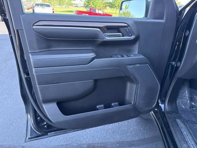 Used 2024 Chevrolet Silverado 1500 LT AWD/4WD image 5