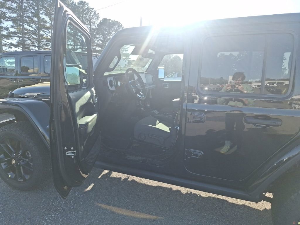 New 2025 Jeep Wrangler Unlimited Sahara image 16