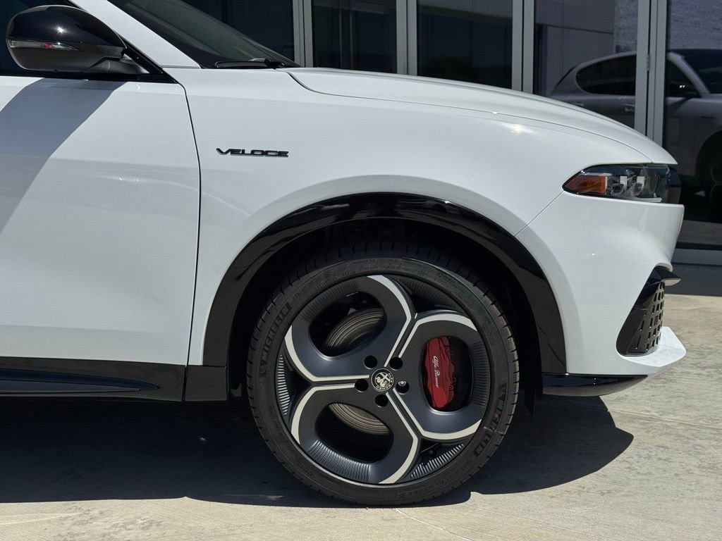 New 2026 Alfa Romeo Tonale Veloce w/ Quick Order Package 23H Volce image 9