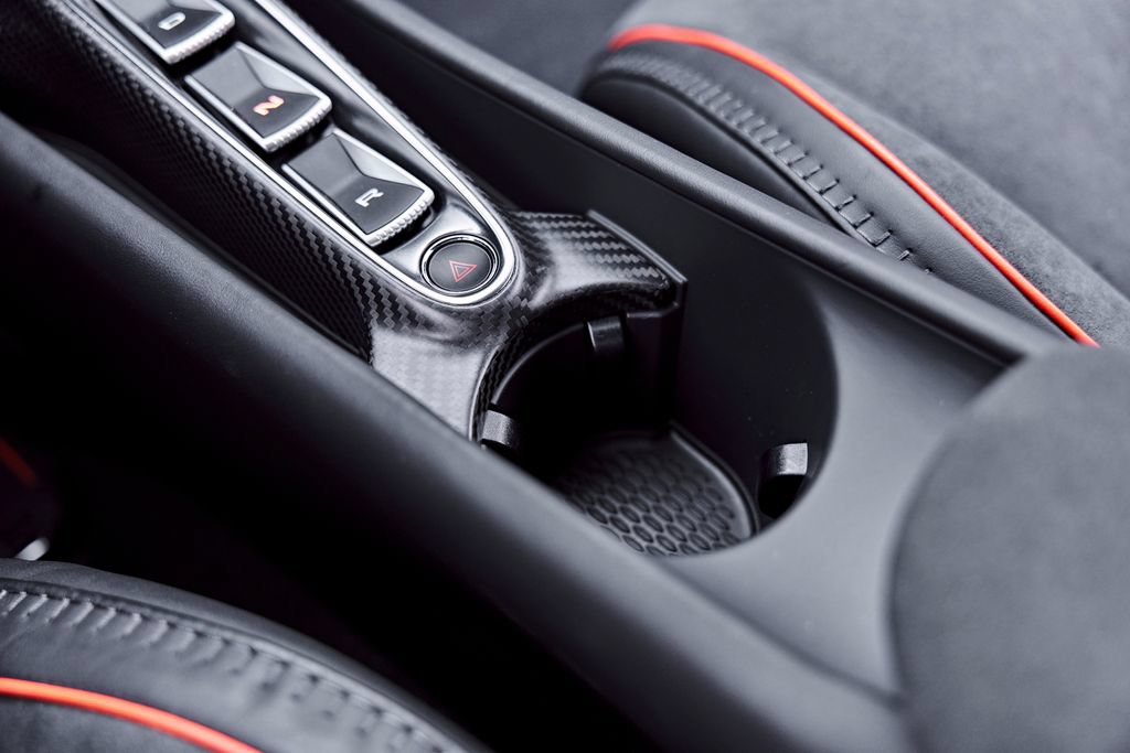 Used 2023 McLaren Artura RWD image 75