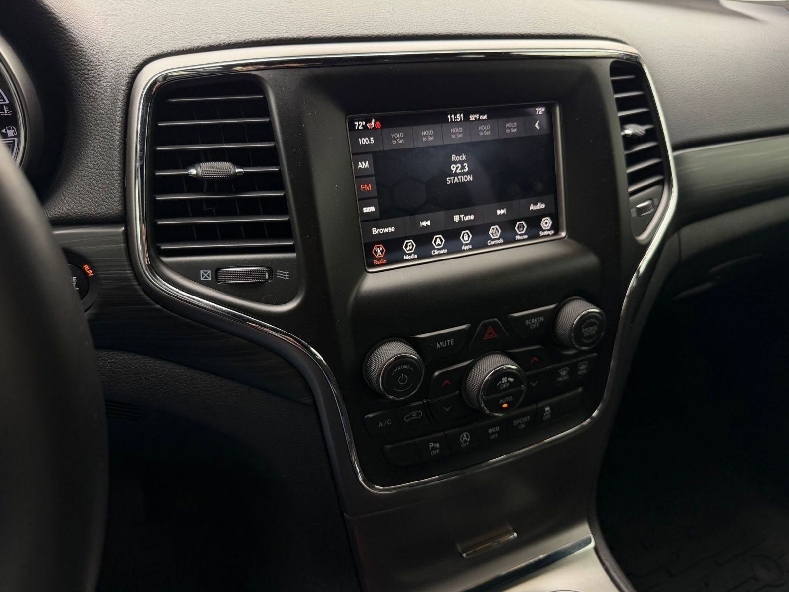 Used 2019 Jeep Grand Cherokee Laredo image 27