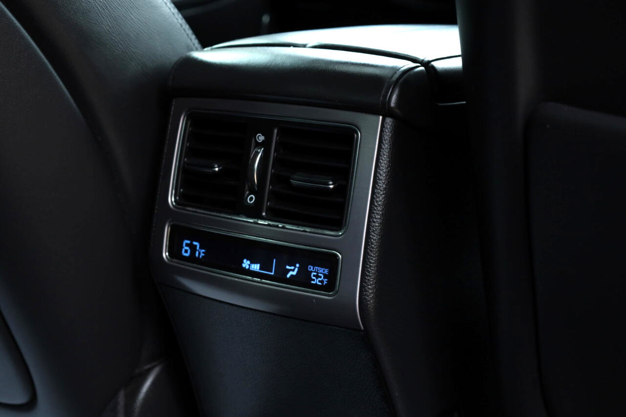 Used 2016 Hyundai Equus Signature image 16