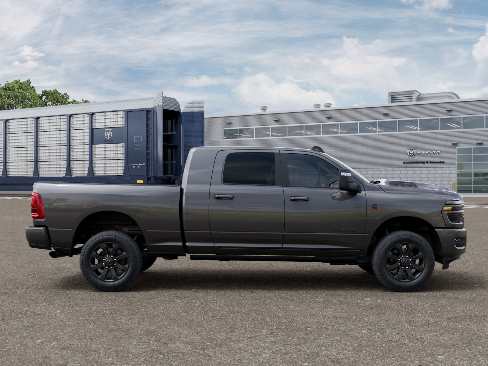 New 2026 RAM 2500 Laramie AWD/4WD image 12